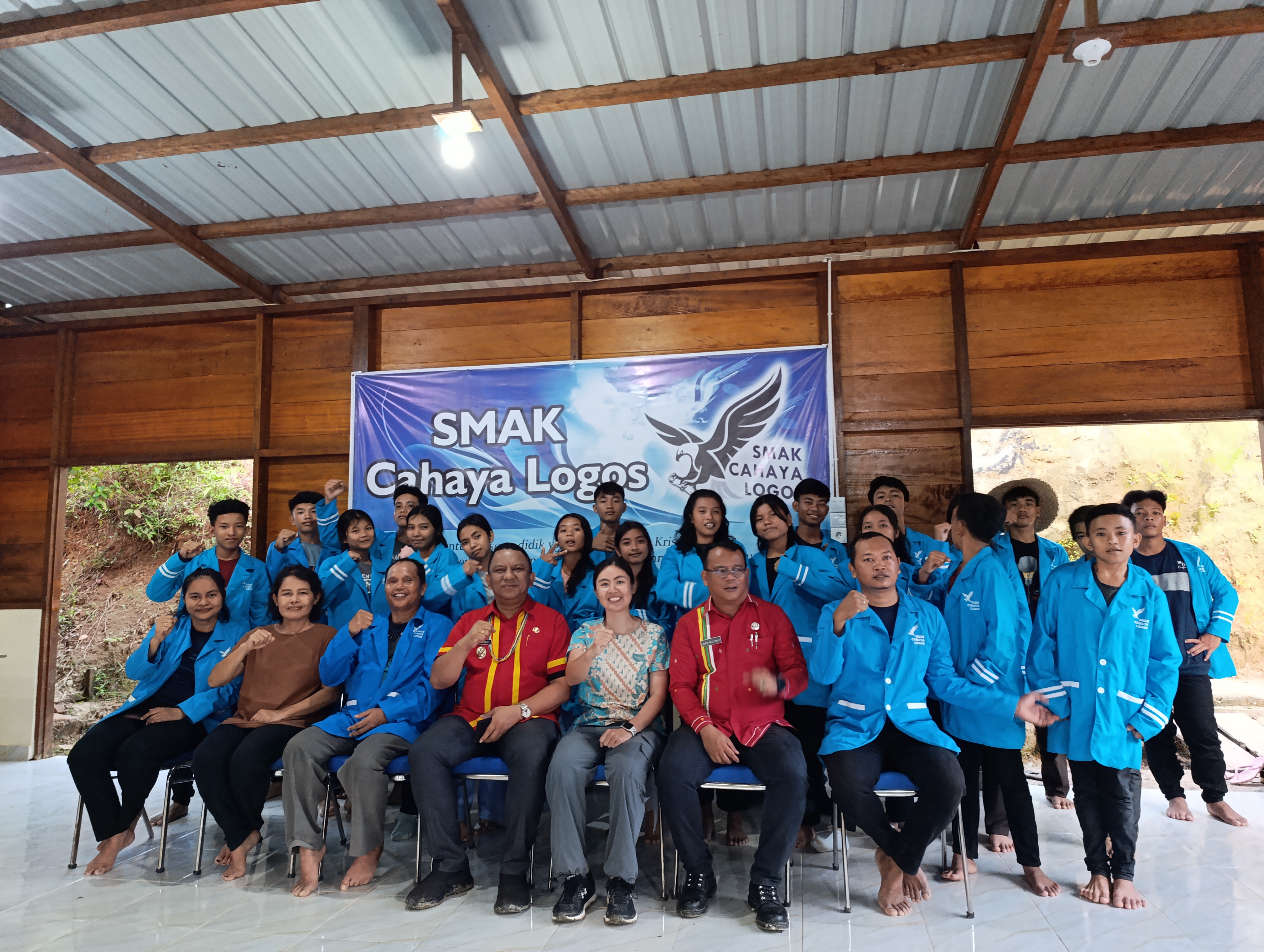 Panen Melon bersama Pj. Bupati Mentawai